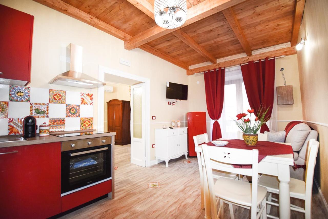 Luxury Apartment Via Genova Palermo Buitenkant foto