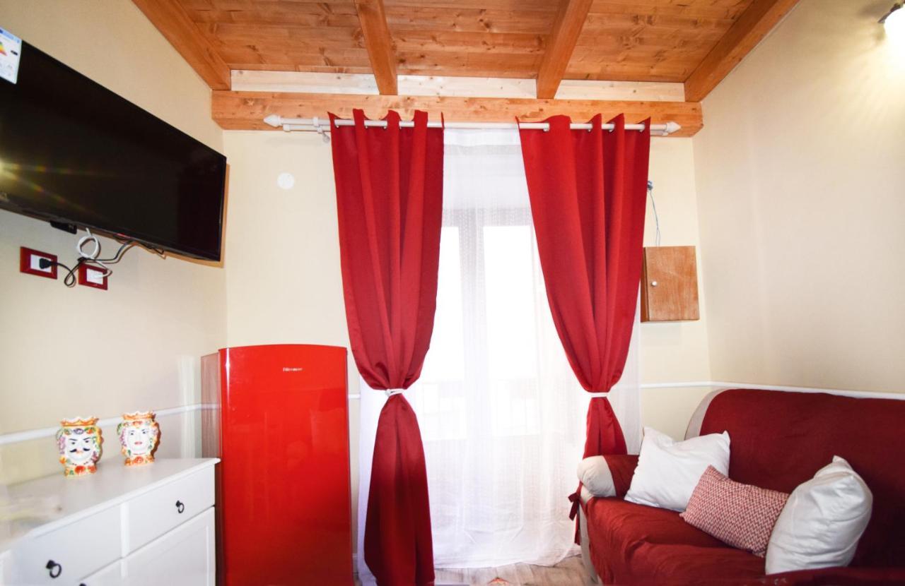 Luxury Apartment Via Genova Palermo Buitenkant foto
