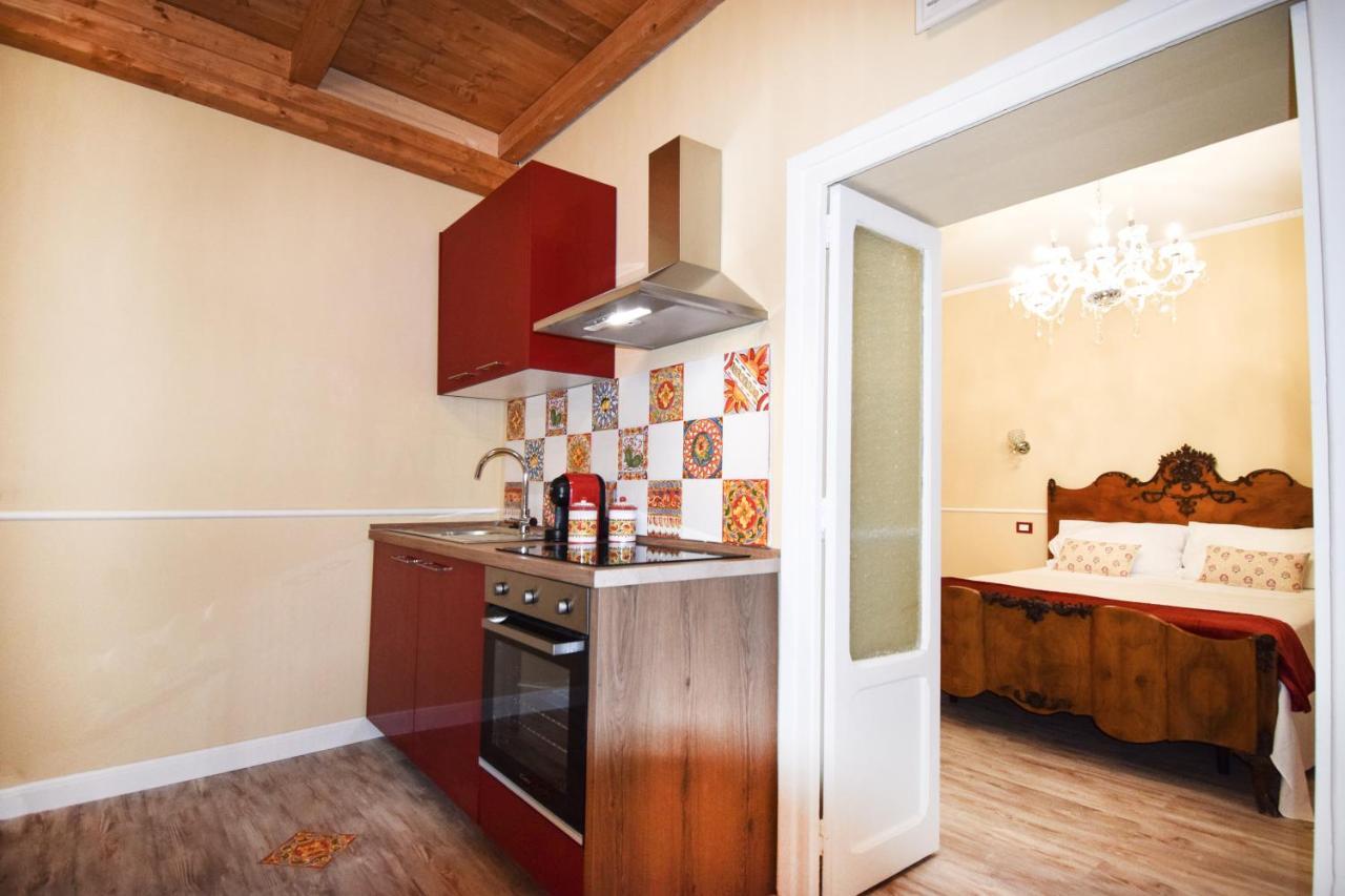 Luxury Apartment Via Genova Palermo Buitenkant foto