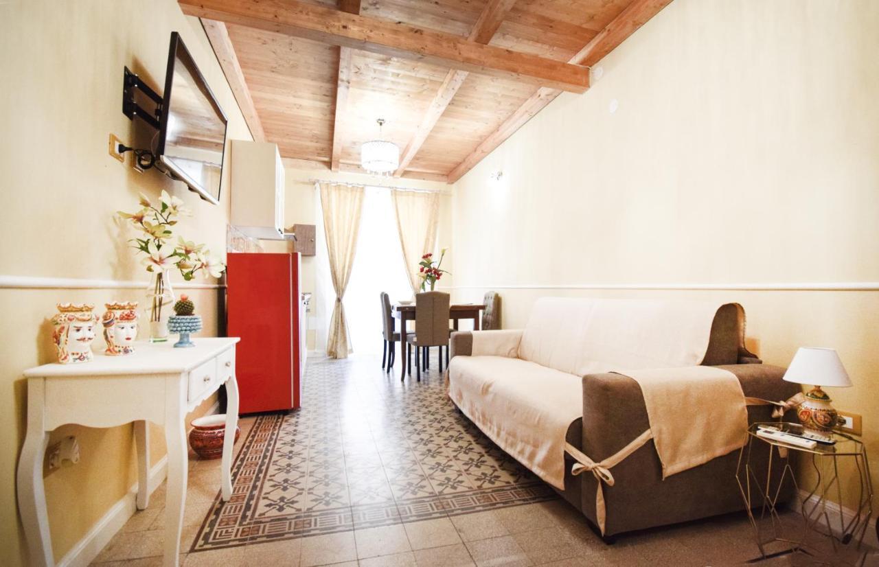 Luxury Apartment Via Genova Palermo Buitenkant foto